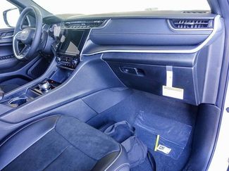 New 2025 Jeep Grand Cherokee L Altitude video 2