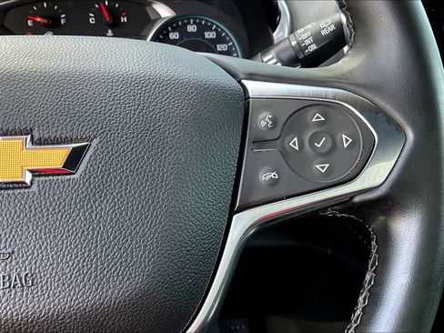 Used 2023 Chevrolet Traverse LT image 28