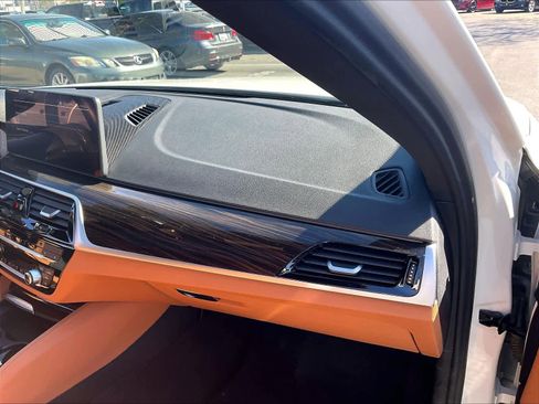 Used 2023 BMW 530e xDrive w/ M Sport Package image 17