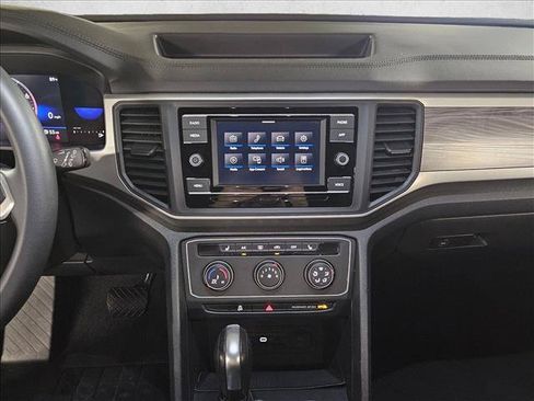 Used 2023 Volkswagen Atlas Cross Sport SE FWD image 14