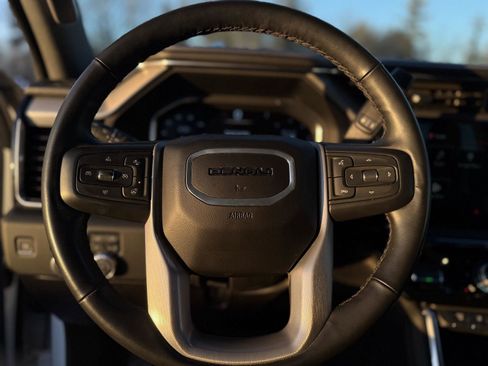 Used 2024 GMC Sierra 2500 Denali w/ Technology Package image 16