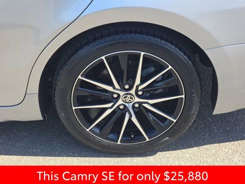 Used 2024 Toyota Camry SE image 40