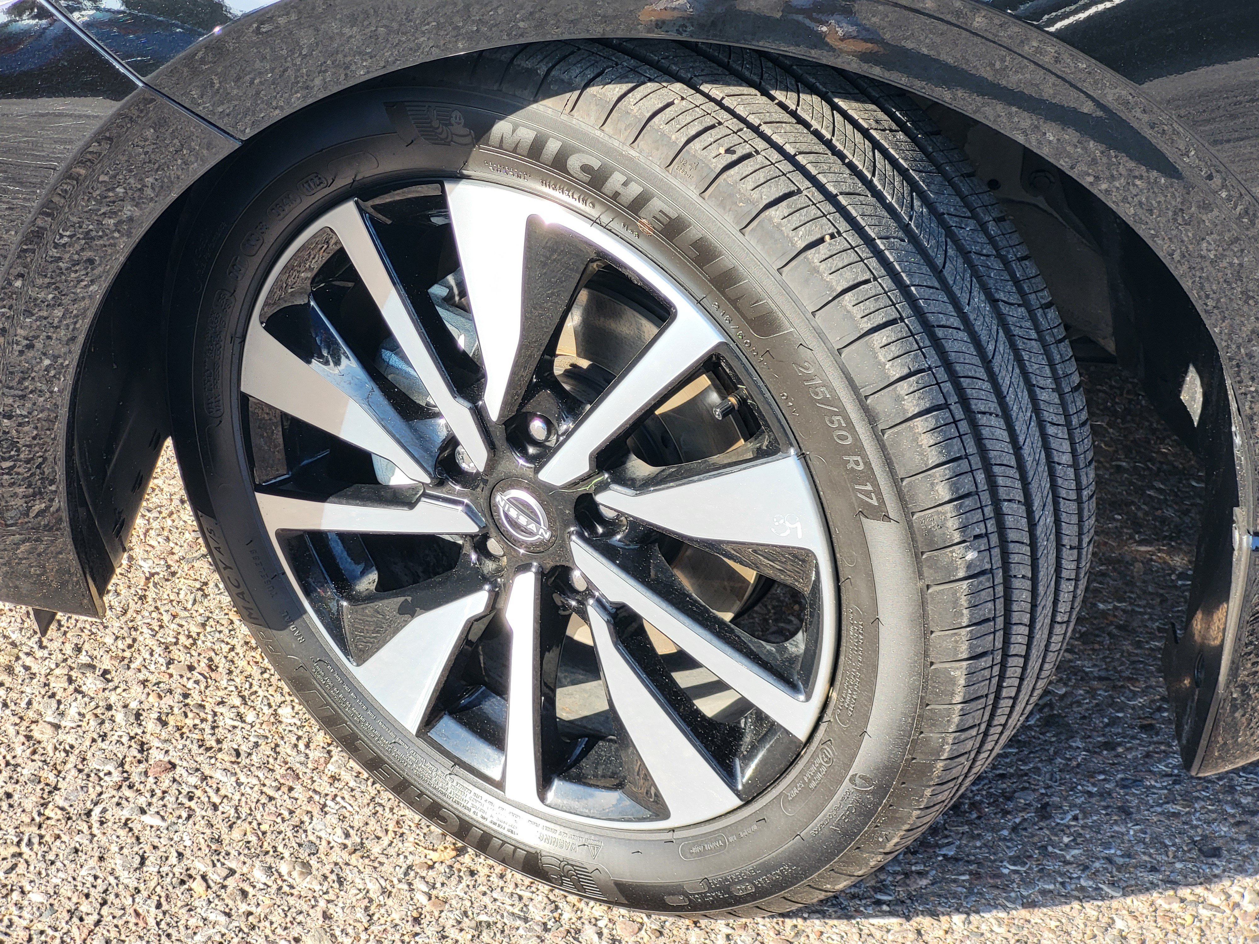 Used 2025 Nissan Sentra SV w/ SV Premium Package FWD image 10