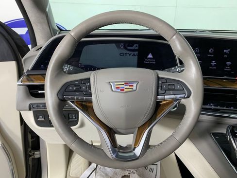 Used 2022 Cadillac Escalade Sport Platinum w/ LPO, ONYX Package AWD/4WD image 21