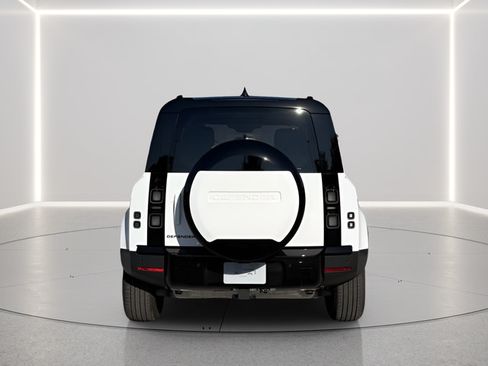 Used 2026 Land Rover Defender 110 S AWD/4WD image 7