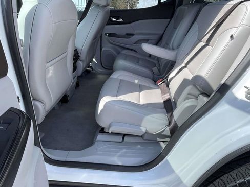 Used 2019 GMC Acadia SLT FWD image 14