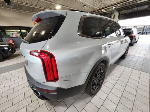 Used 2022 Kia Telluride EX w/ EX Premium Package AWD/4WD image 3