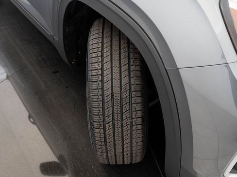 Used 2024 Volkswagen Atlas SE FWD image 48