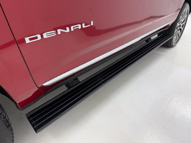 Used 2026 GMC Yukon XL Denali w/ Denali Reserve Package RWD image 8
