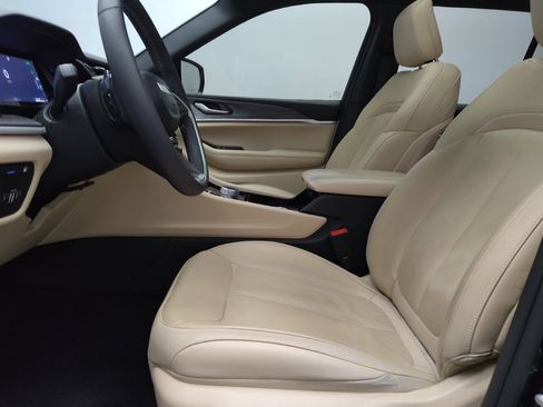 Used 2022 Jeep Grand Cherokee Limited 4xe image 17