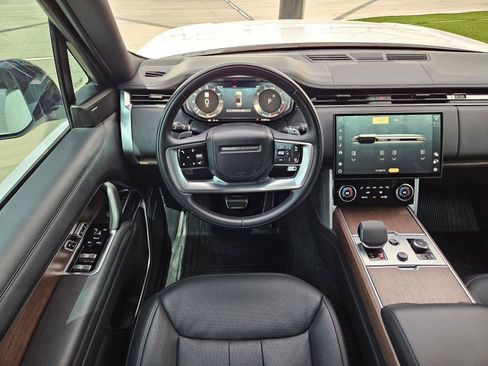 Used 2023 Land Rover Range Rover Long Wheelbase SE AWD/4WD image 9