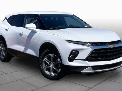 Used 2025 Chevrolet Blazer LT AWD/4WD image 3