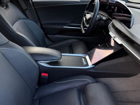 Used 2024 Lucid Air Touring image 43
