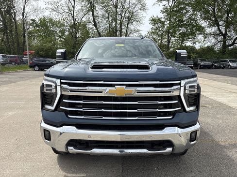 Used 2024 Chevrolet Silverado 3500 LTZ w/ LTZ Premium Package AWD/4WD image 2