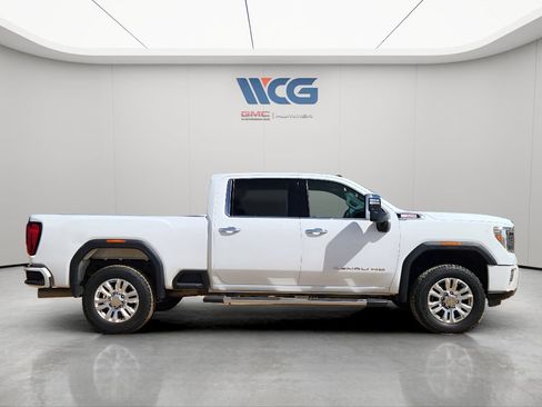 Used 2022 GMC Sierra 2500 Denali image 3