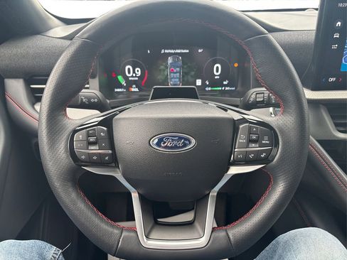 Certified 2025 Ford Explorer ST-Line w/ ST-Line Street Pack AWD/4WD image 28