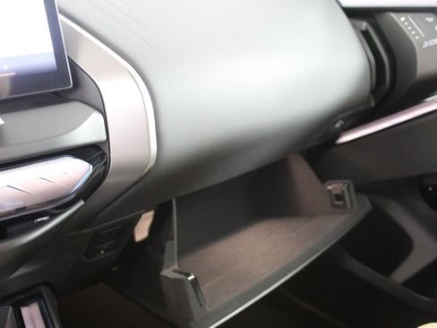 New 2026 BMW X3 xDrive30 w/ Premium Package image 18