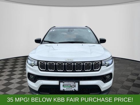 Used 2024 Jeep Compass Limited AWD/4WD image 2