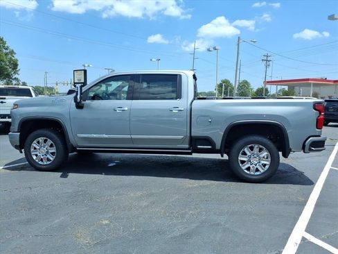 New 2026 Chevrolet Silverado 3500 High Country w/ High Country Premium Package AWD/4WD image 6