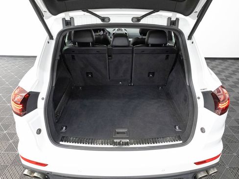 Used 2017 Porsche Cayenne S AWD/4WD image 35