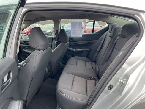 Used 2024 Nissan Altima 2.5 SV image 10