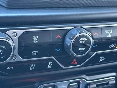 Used 2021 Jeep Wrangler Unlimited Rubicon image 30