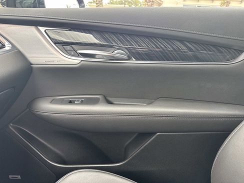 Certified 2025 Cadillac XT6 Premium Luxury image 24