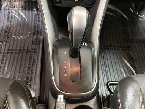 Used 2018 Chevrolet Trax LT w/ LT Convenience Package FWD image 21