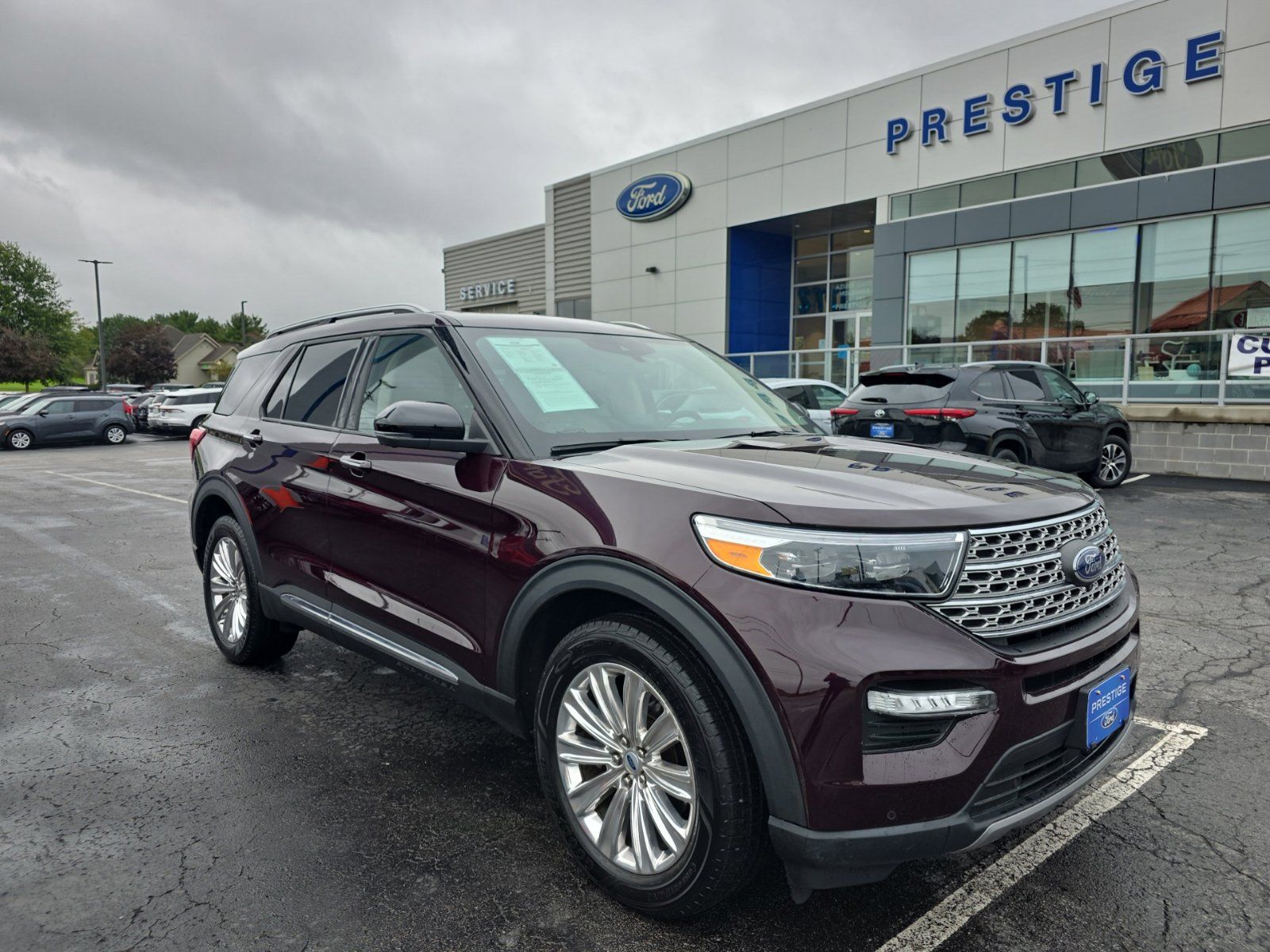 Used 2022 Ford Explorer Limited w/ Limited Technology Package AWD/4WD image 1