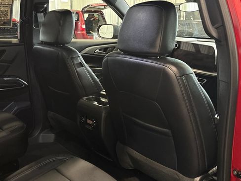 Used 2026 Chevrolet Traverse LT AWD/4WD image 34