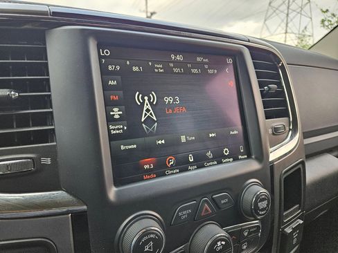 Used 2018 RAM 2500 Big Horn w/ Sport Appearance Group AWD/4WD image 17