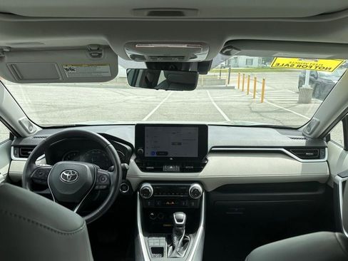 Used 2023 Toyota RAV4 XLE Premium AWD/4WD image 33