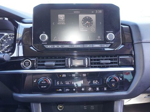 Used 2022 Nissan Pathfinder SV FWD image 20