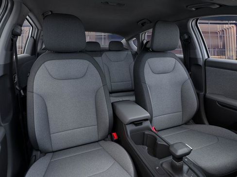 New 2025 Kia K4 LXS image 15