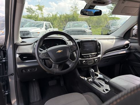 Used 2018 Chevrolet Traverse LT FWD image 20