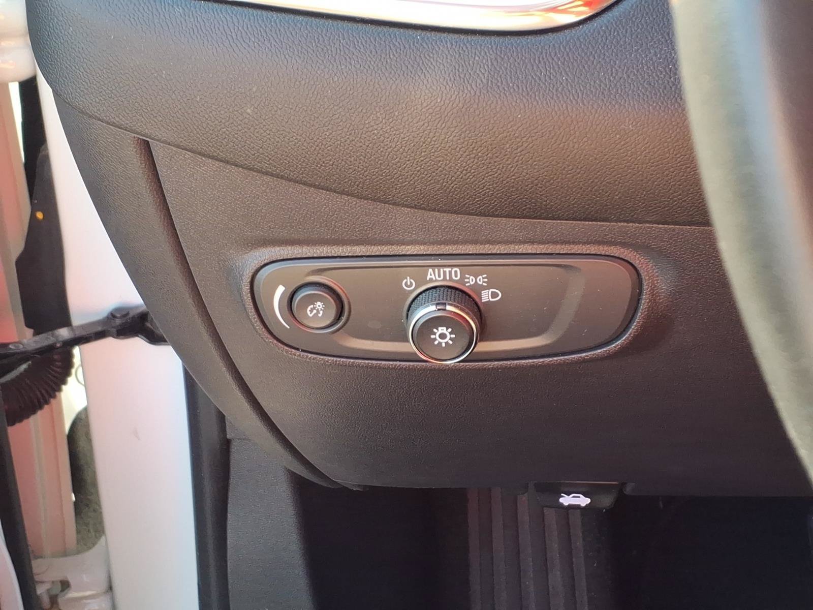 Used 2023 Chevrolet Equinox LT FWD image 22
