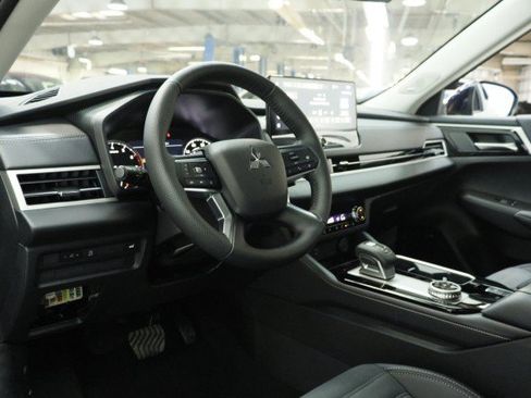 New 2026 Mitsubishi Outlander SE FWD image 5