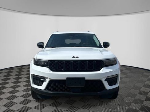 Certified 2023 Jeep Grand Cherokee Limited w/ Black Appearance Package AWD/4WD image 8