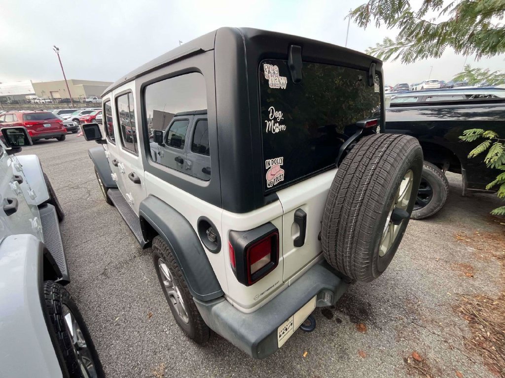 Used 2022 Jeep Wrangler Unlimited Sport AWD/4WD image 3
