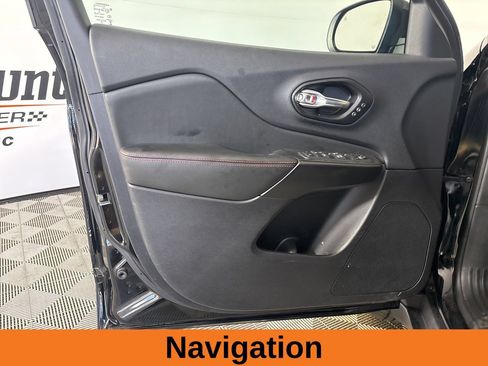 Used 2022 Jeep Cherokee Trailhawk w/ Sun, Sound & Nav Group AWD/4WD image 11