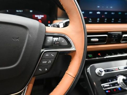 Certified 2022 Lincoln Nautilus Black Label AWD/4WD image 18
