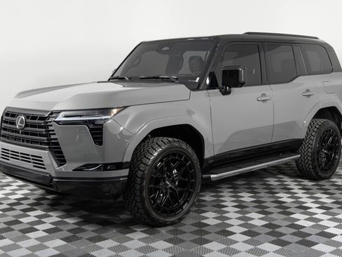 Used 2025 Lexus GX 550 w/ Accessory Package (Z1) image 1