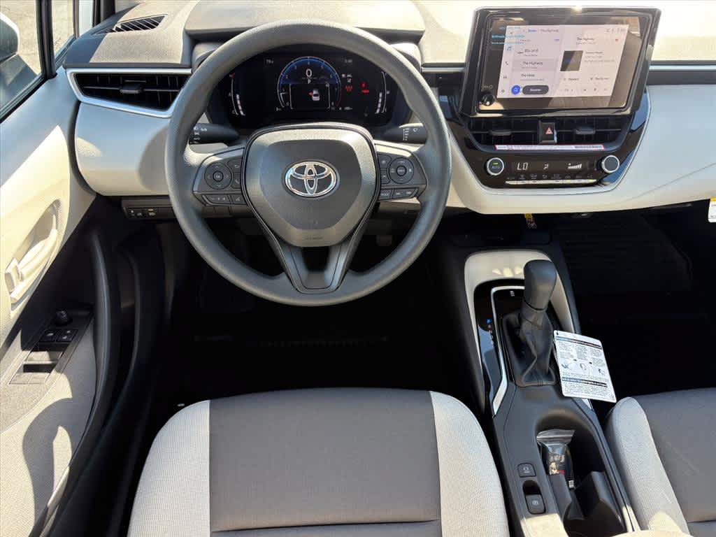 Used 2027 Toyota Corolla LE FWD image 4