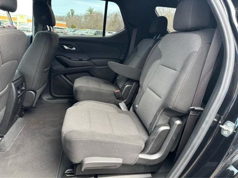 Used 2023 Chevrolet Traverse LT image 24