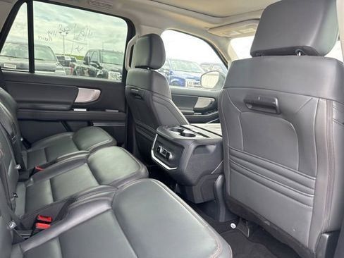 Used 2025 Ford Expedition Active AWD/4WD image 13