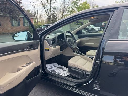 Used 2018 Hyundai Elantra SE w/ Cargo Package FWD image 8