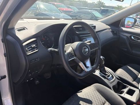 Used 2017 Nissan Rogue S AWD/4WD image 15