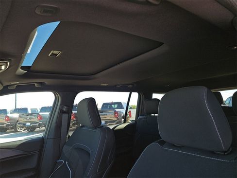 New 2025 Jeep Grand Cherokee L Laredo w/ Luxury Tech Group I image 20