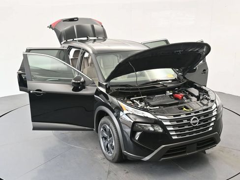 Used 2025 Nissan Rogue SV FWD image 37