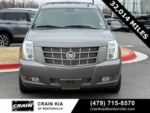 Used 2014 Cadillac Escalade Premium image 7